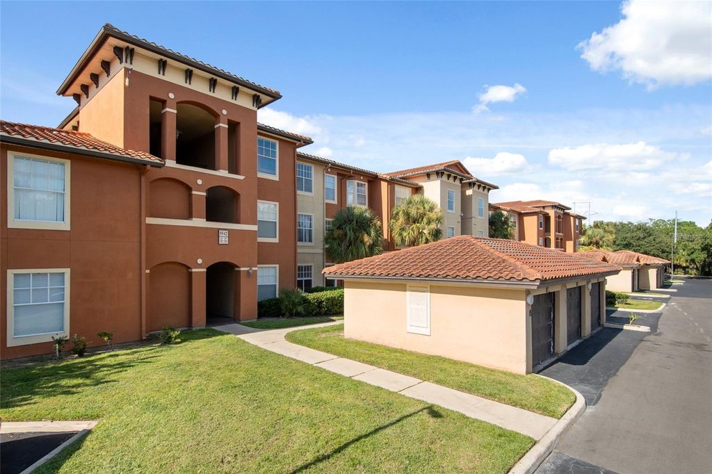 Photo of 5542 Metrowest Boulevard #10, Orlando, FL 32811 (MLS # O6354124)