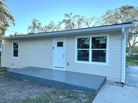 A home in PALM HARBOR