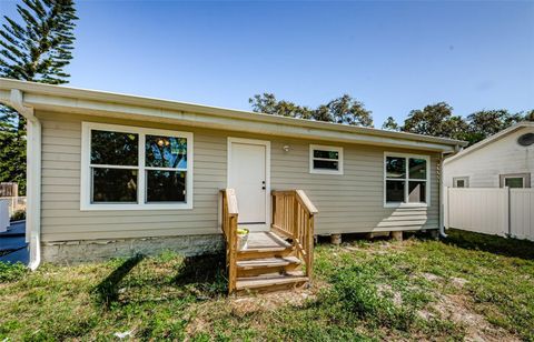 A home in PALM HARBOR