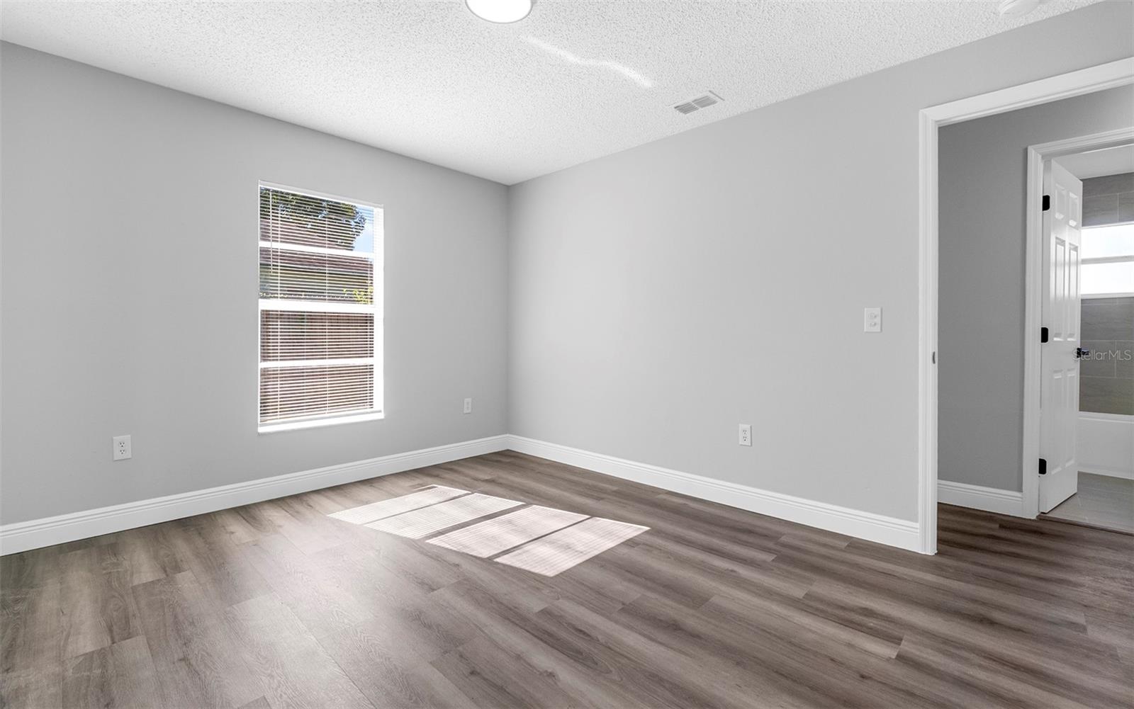 RIVER BLUFFS - Residential