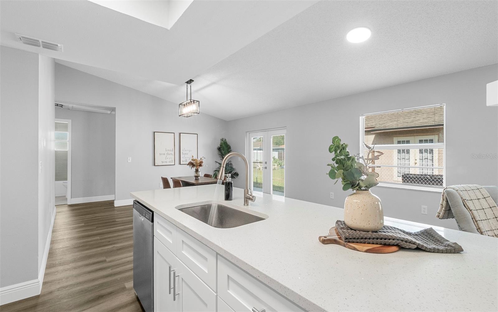 RIVER BLUFFS - Residential