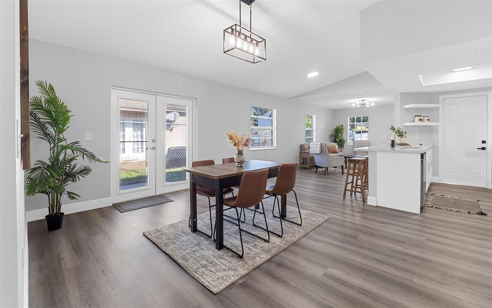 RIVER BLUFFS - Residential