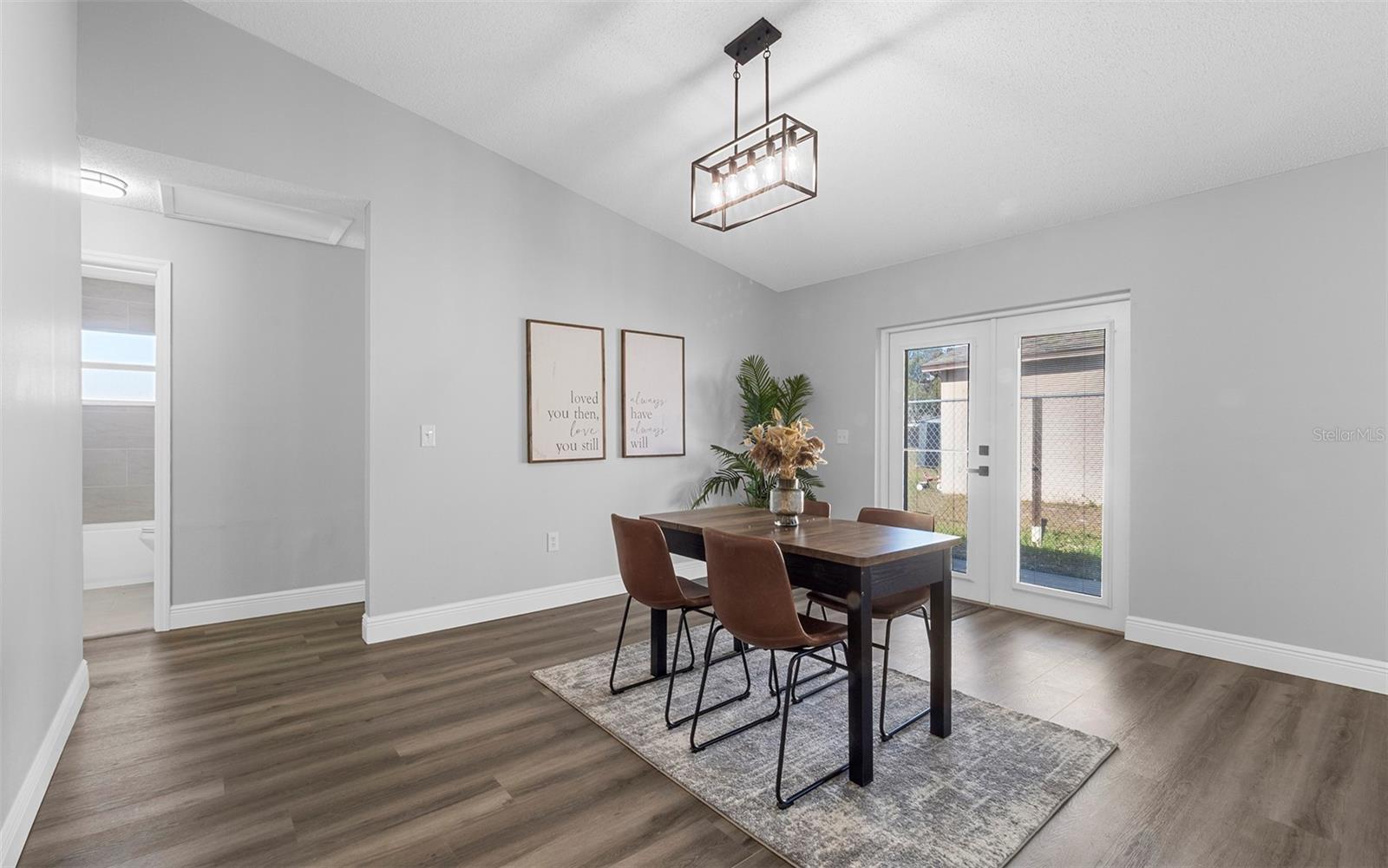 RIVER BLUFFS - Residential