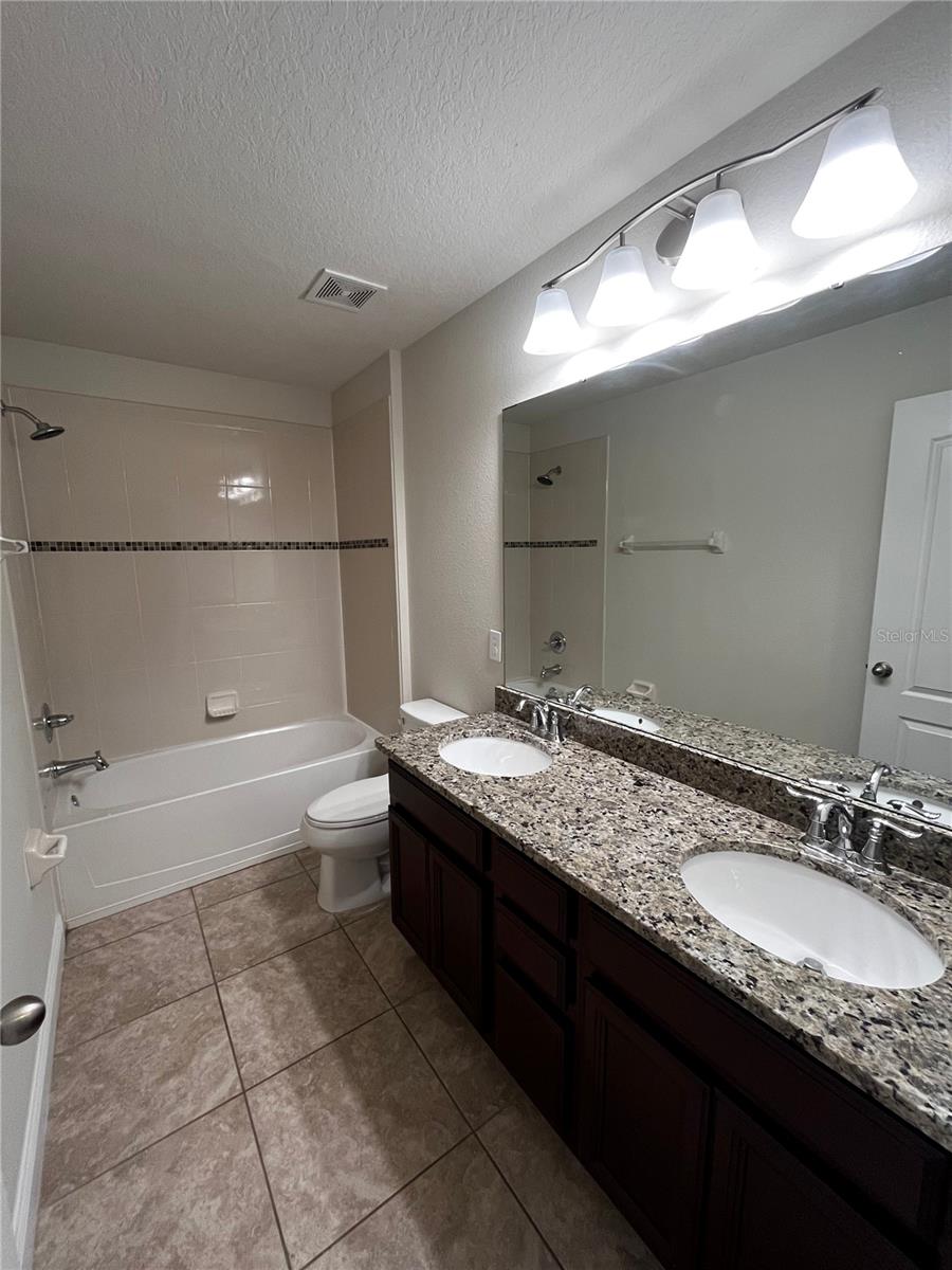 ALOMA TRAILS - Residential