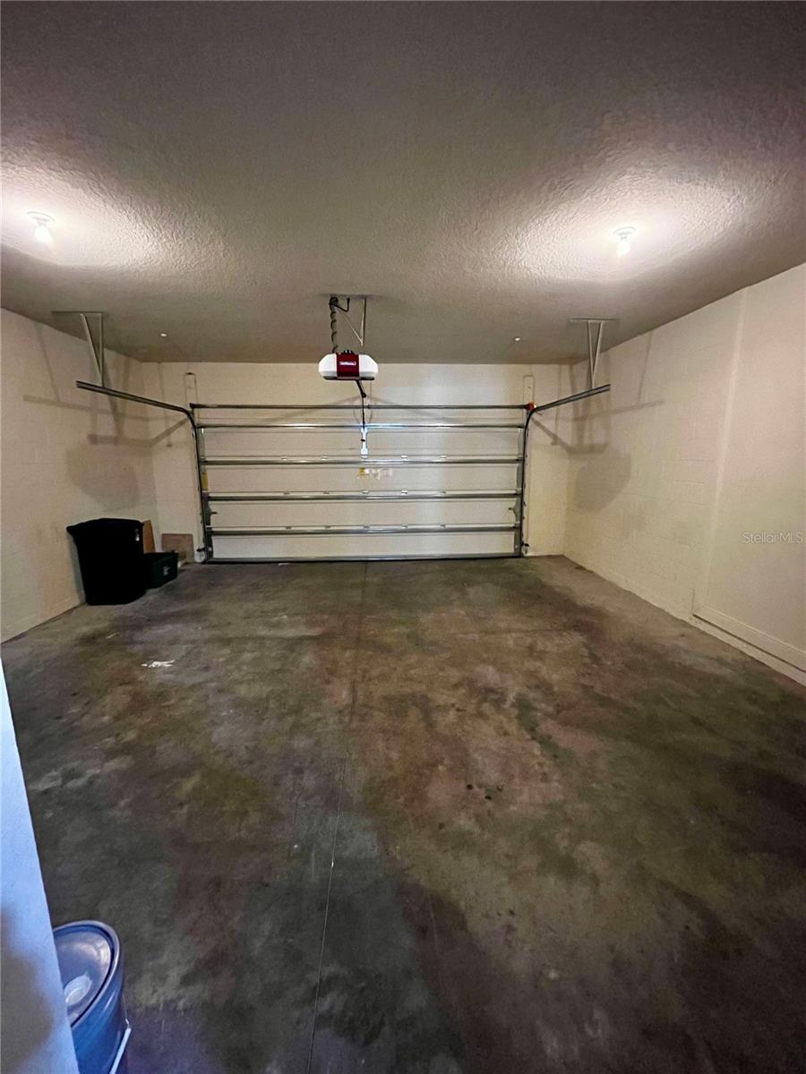 ALOMA TRAILS - Residential