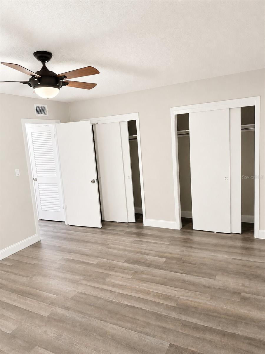 OAKWOOD COURT CONDO - Residential