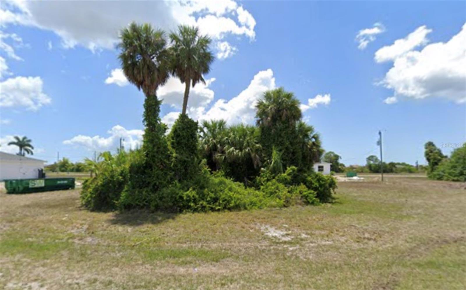 CAPE CORAL - Land