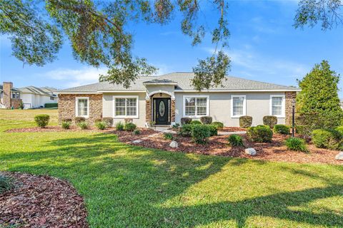 A home in LADY LAKE