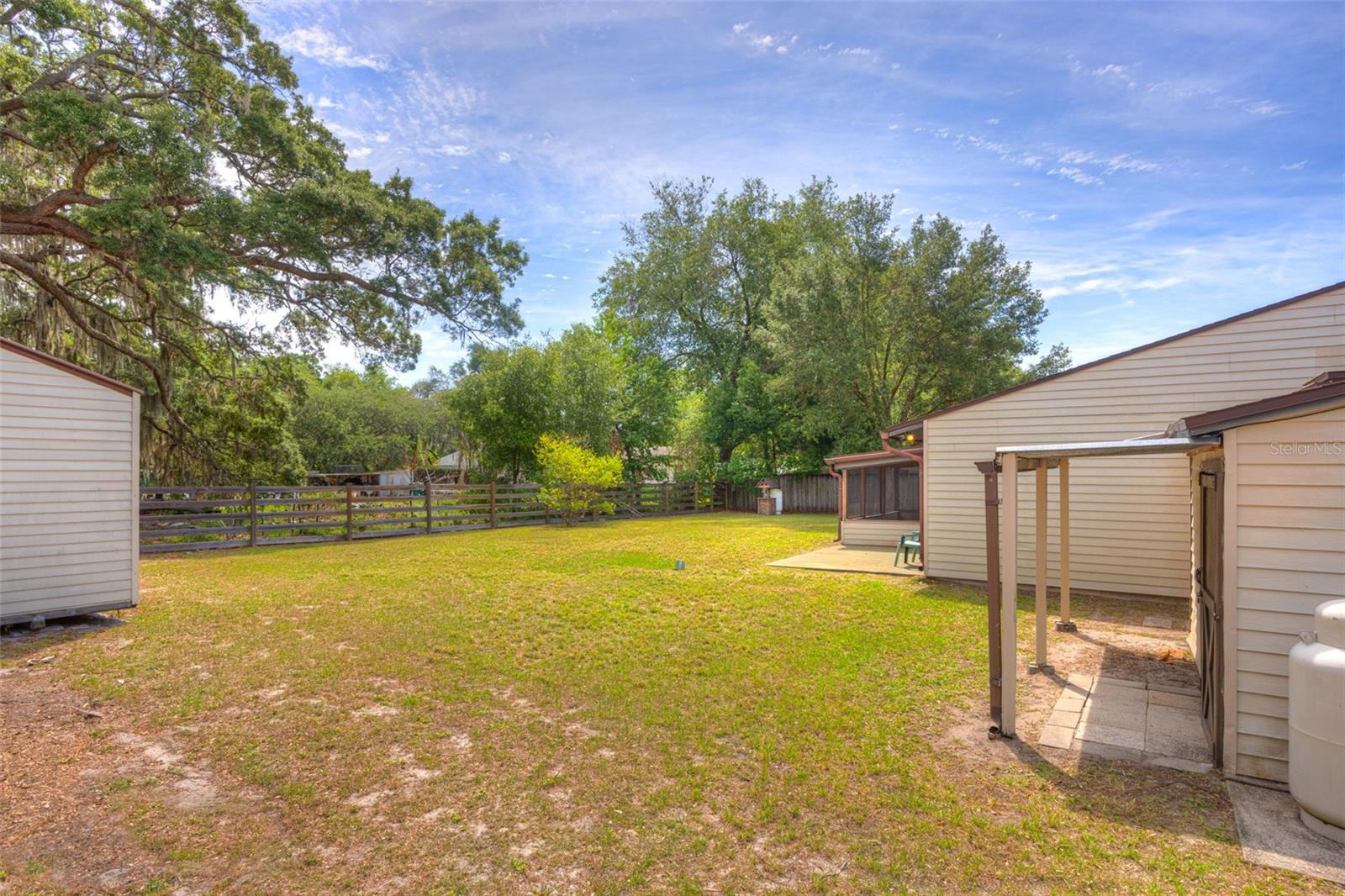 LOST HILL LAKE ESTATES UNIT 01 - Residential