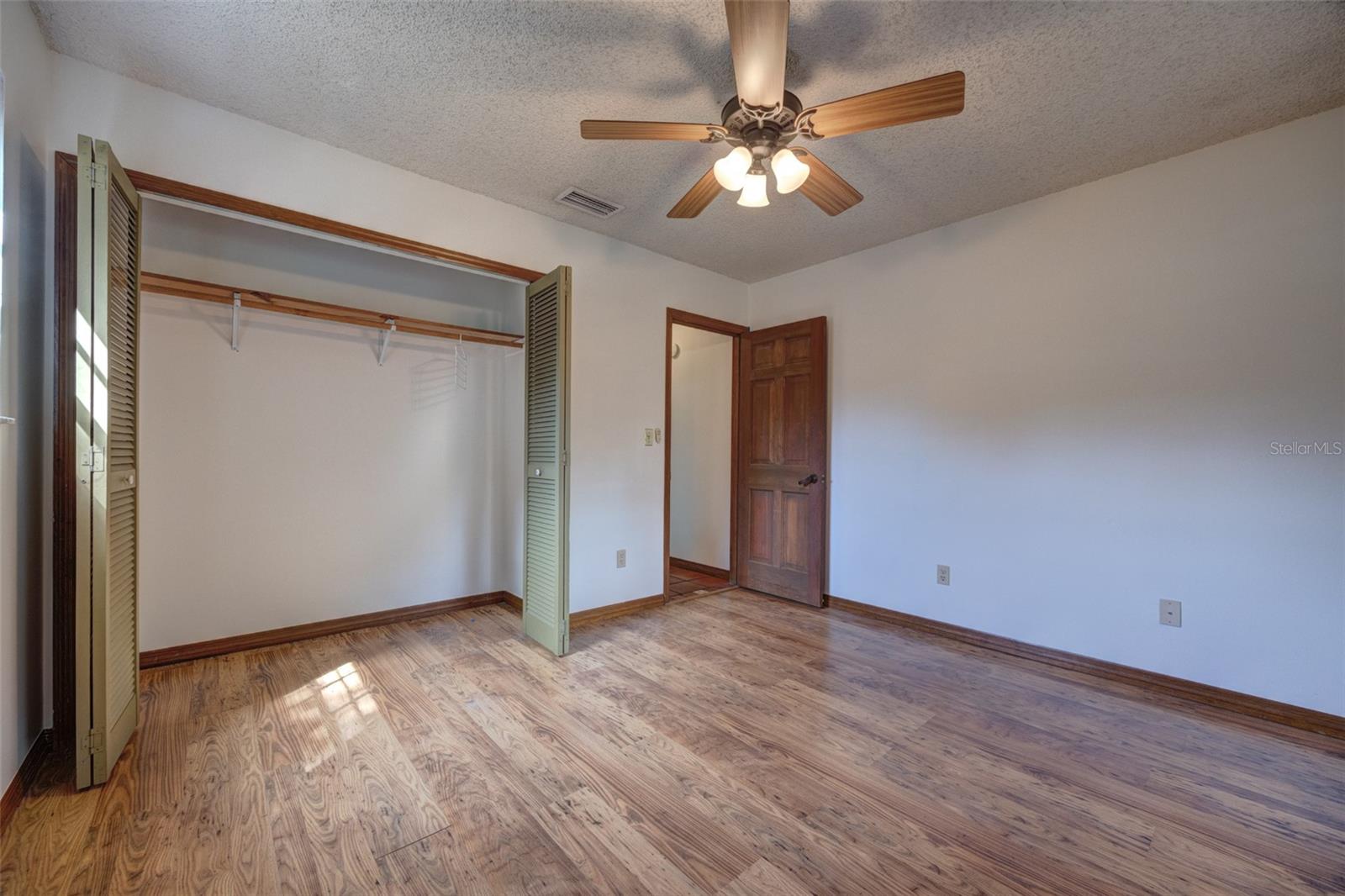 LOST HILL LAKE ESTATES UNIT 01 - Residential