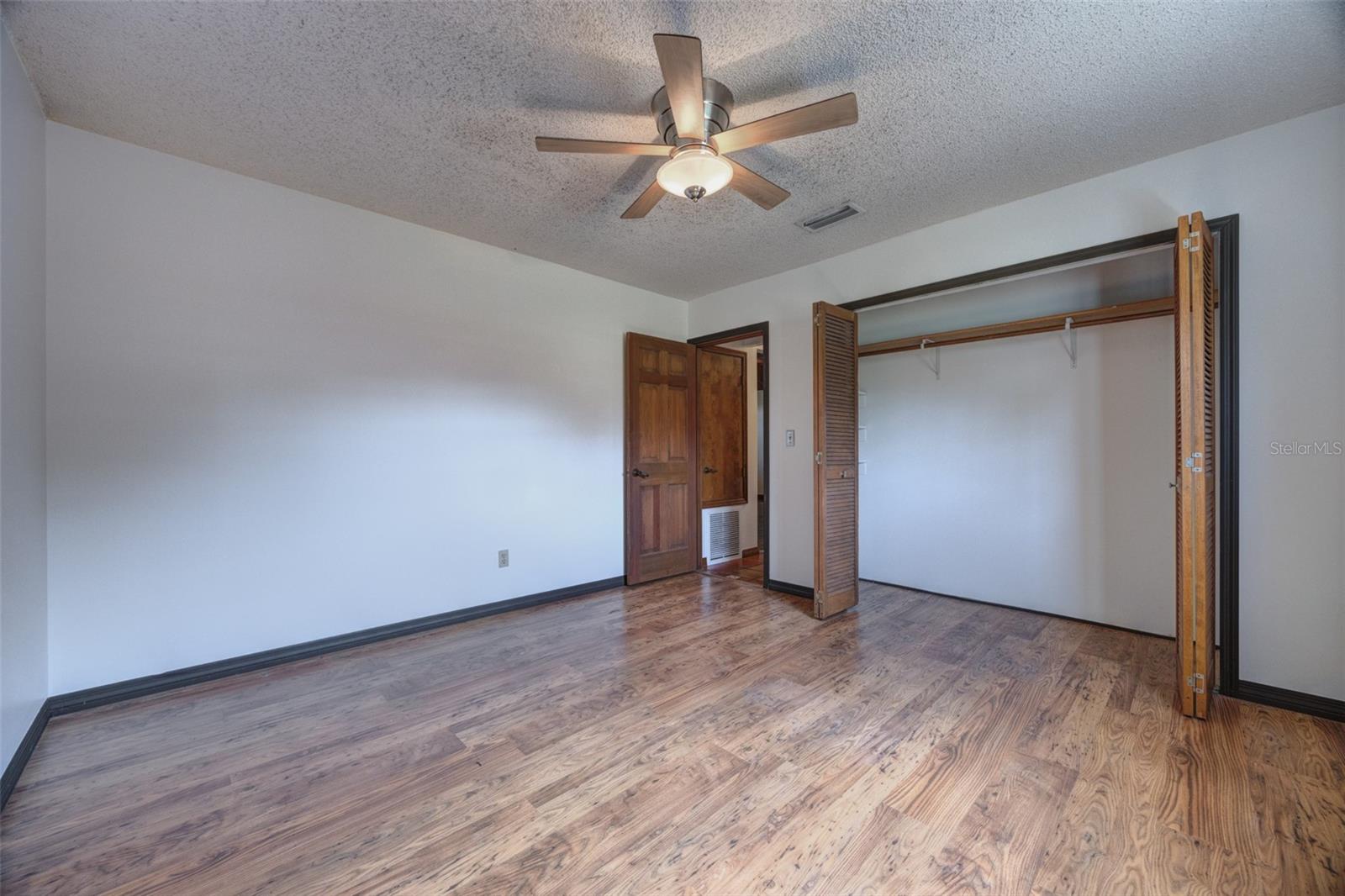 LOST HILL LAKE ESTATES UNIT 01 - Residential