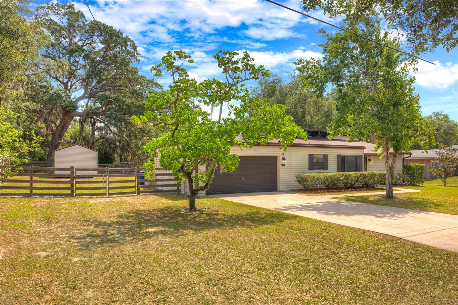 LOST HILL LAKE ESTATES UNIT 01 - Residential