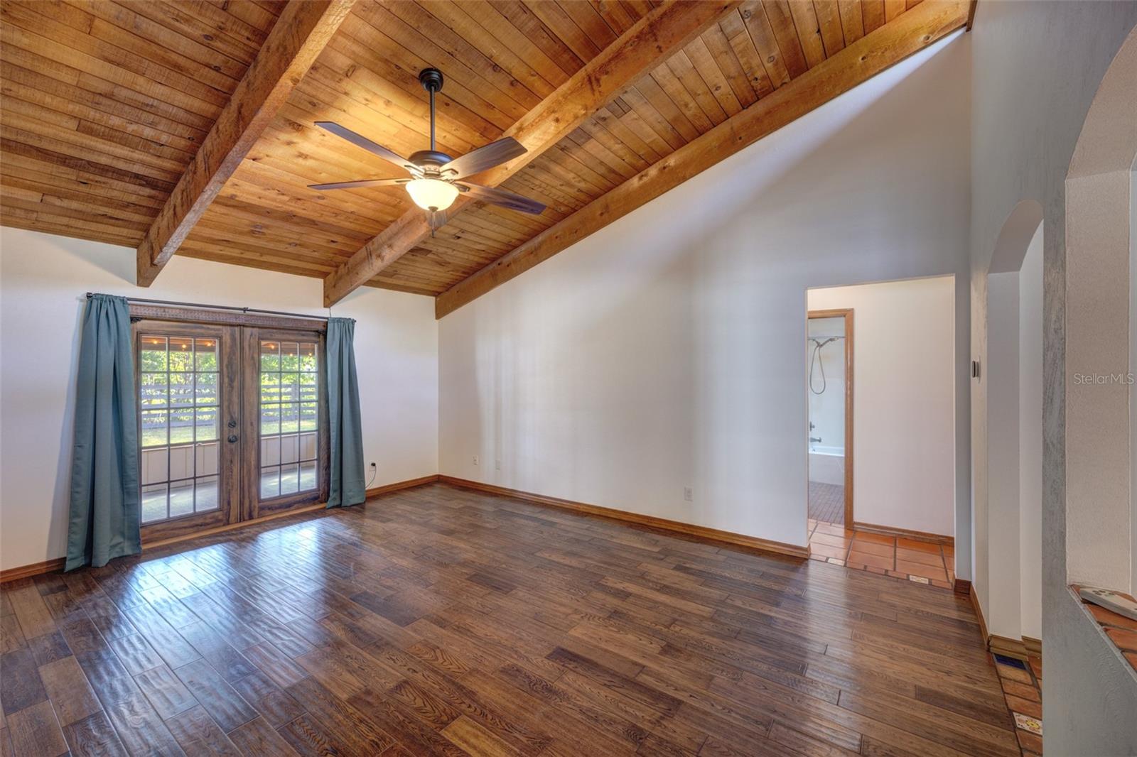 LOST HILL LAKE ESTATES UNIT 01 - Residential