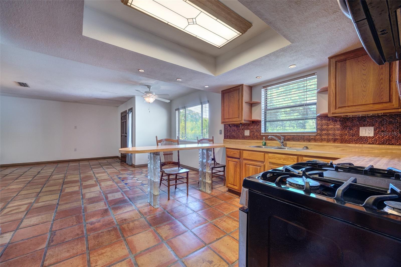 LOST HILL LAKE ESTATES UNIT 01 - Residential