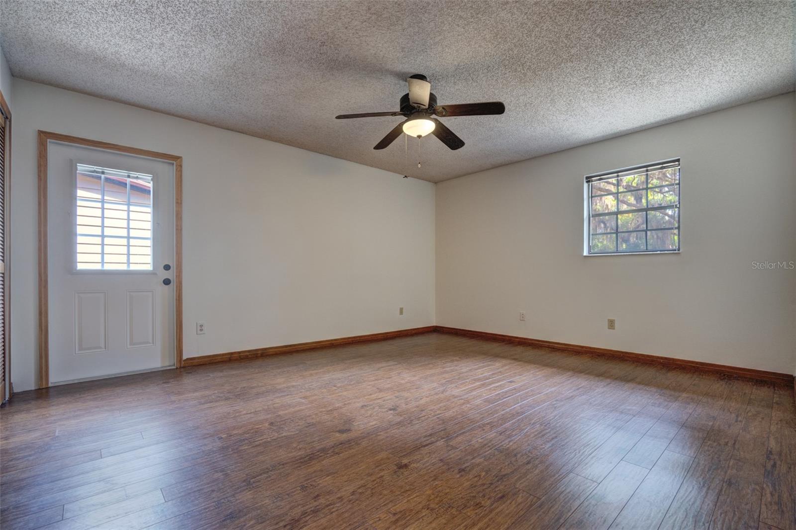 LOST HILL LAKE ESTATES UNIT 01 - Residential