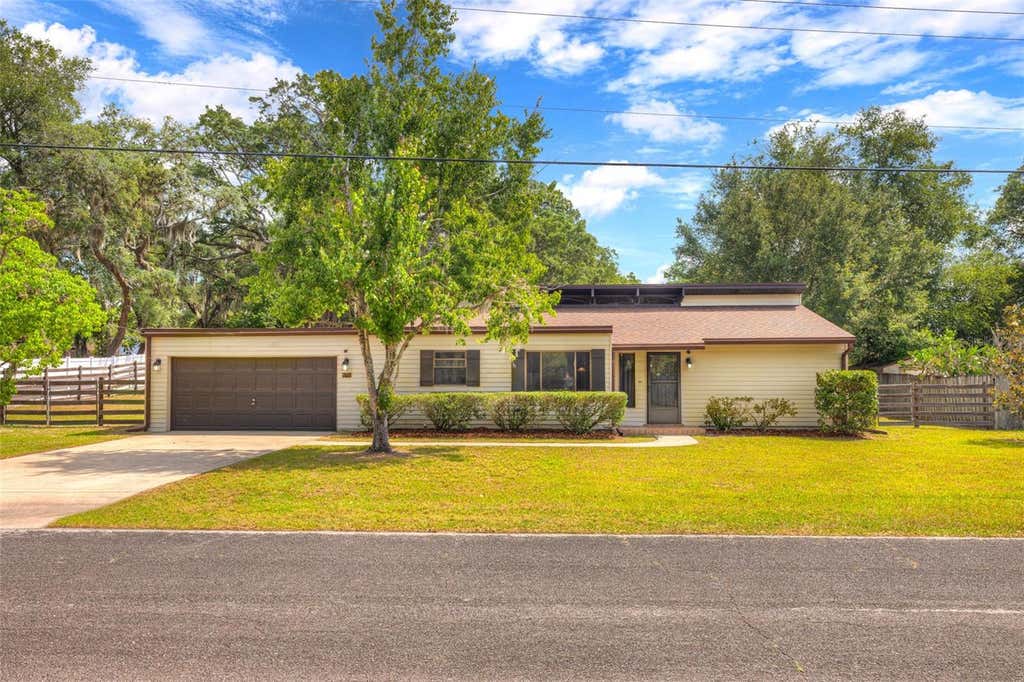 Photo of 202 Sandspur Lane, Deland, FL 32724 (MLS # V4949020)