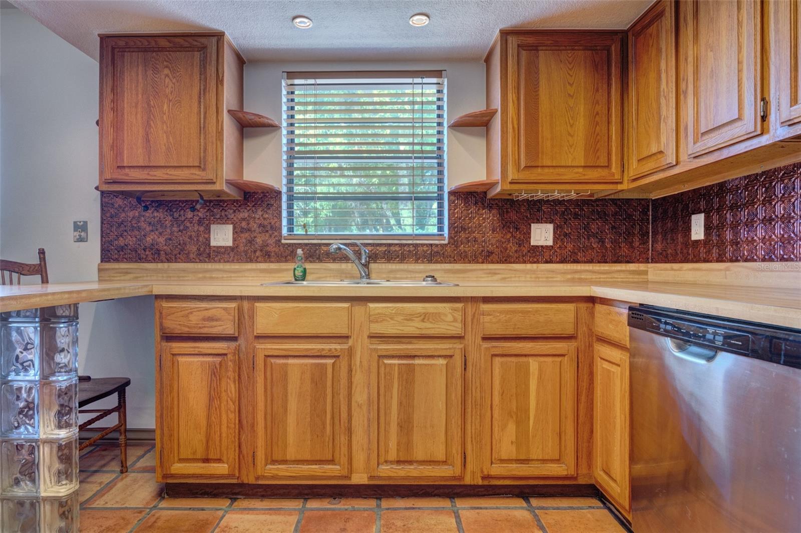 LOST HILL LAKE ESTATES UNIT 01 - Residential