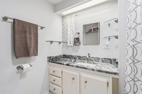Tiny photo for 411 Palo Verde Drive, Leesburg, FL 34748 (MLS # G5118362)