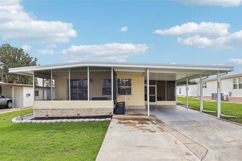 Tiny photo for 411 Palo Verde Drive, Leesburg, FL 34748 (MLS # G5118362)