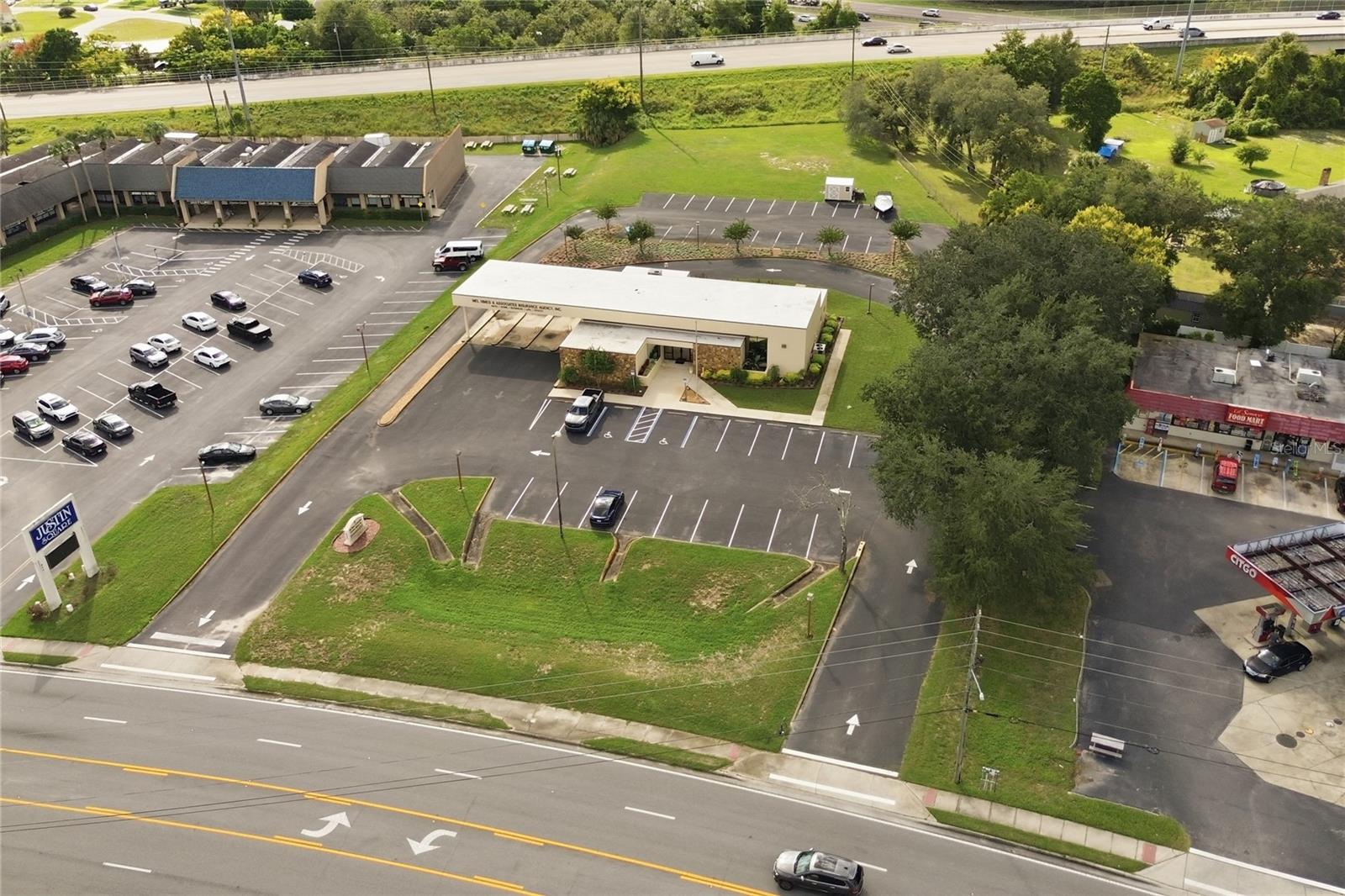 892 DELTONA BOULEVARD