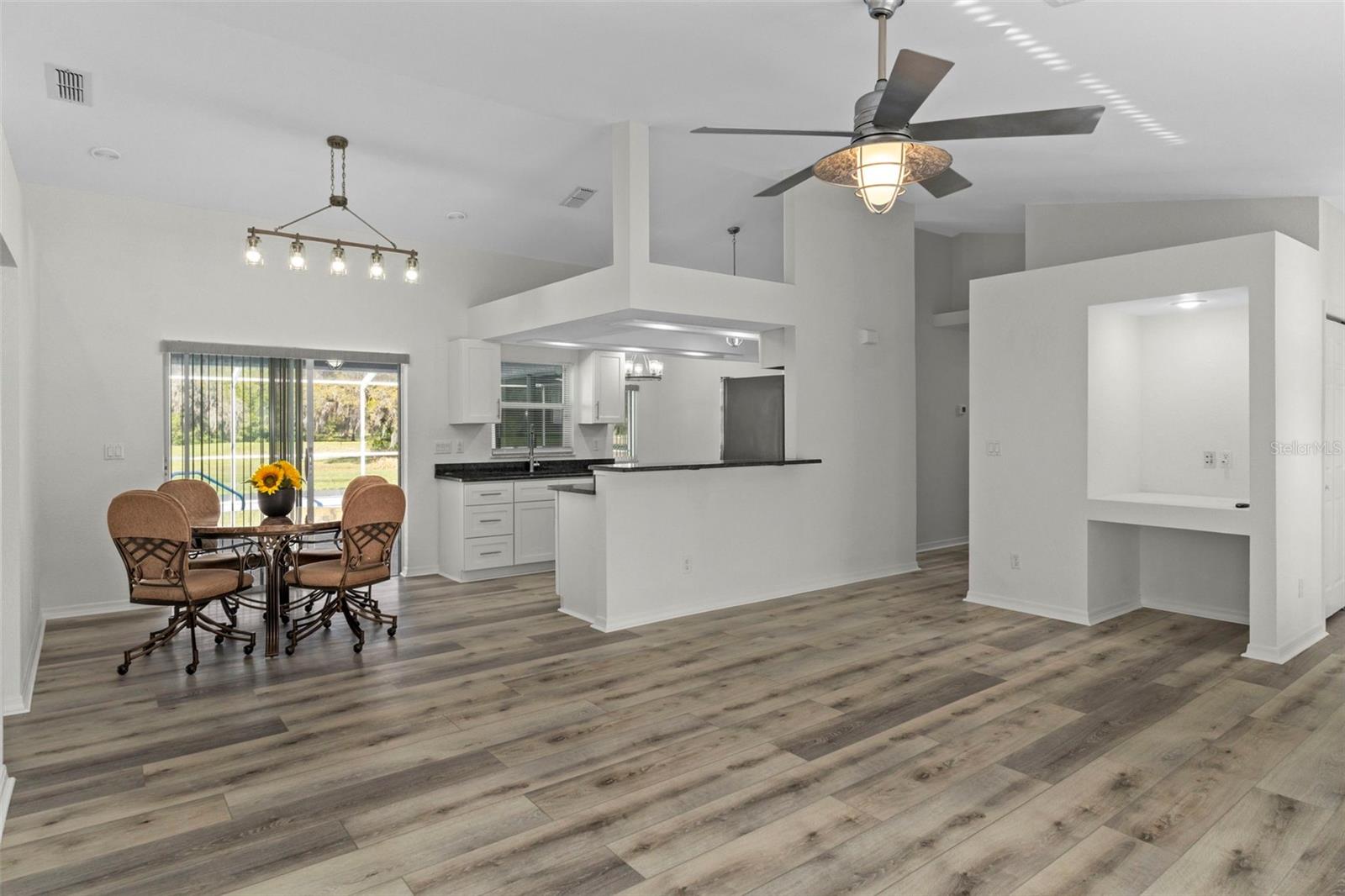 SPRING HILL - Residential