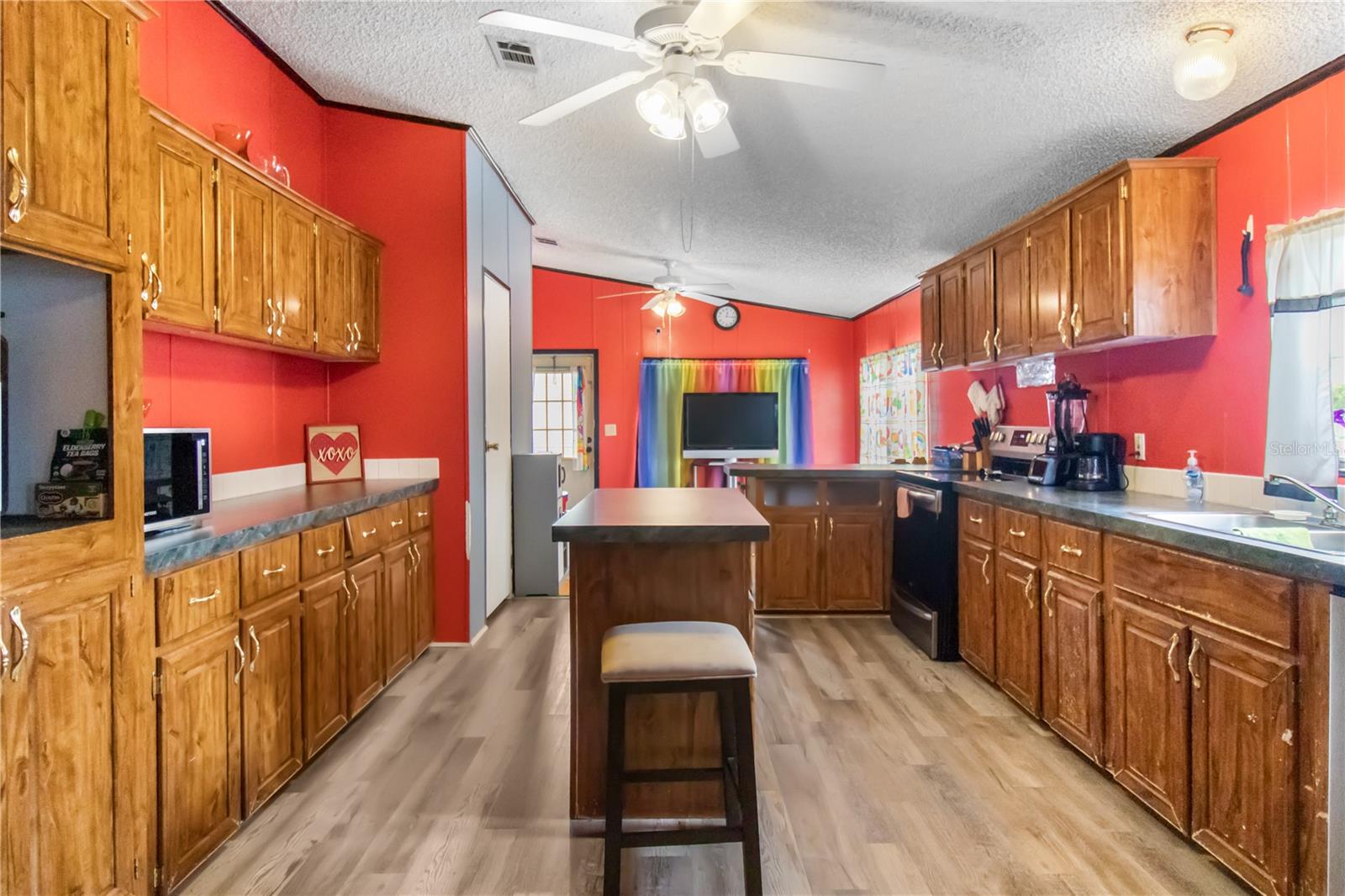 BELLEVIEW HILLS ESTATE - Residential