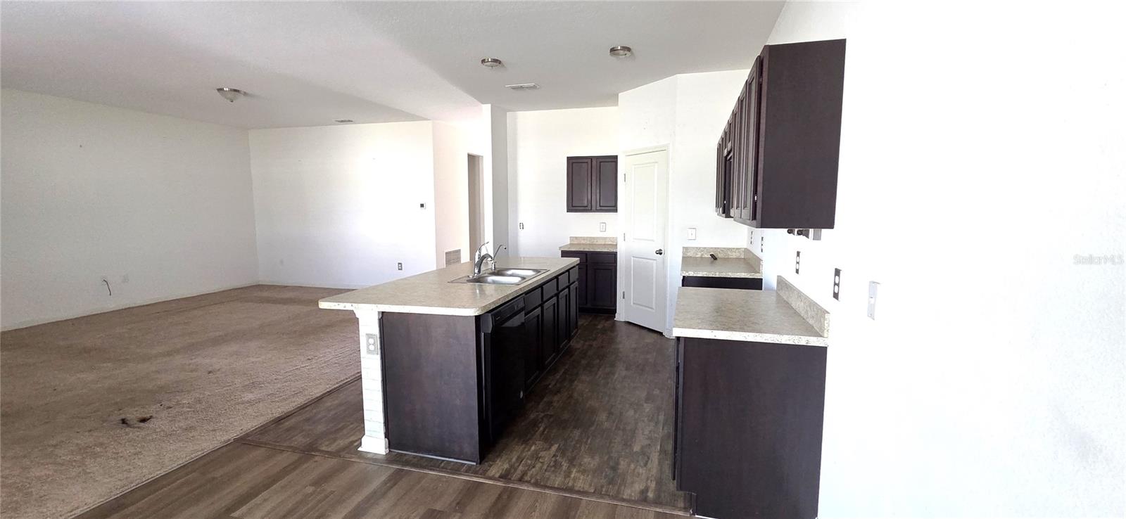 RESERVE/HLND MDWS - Residential