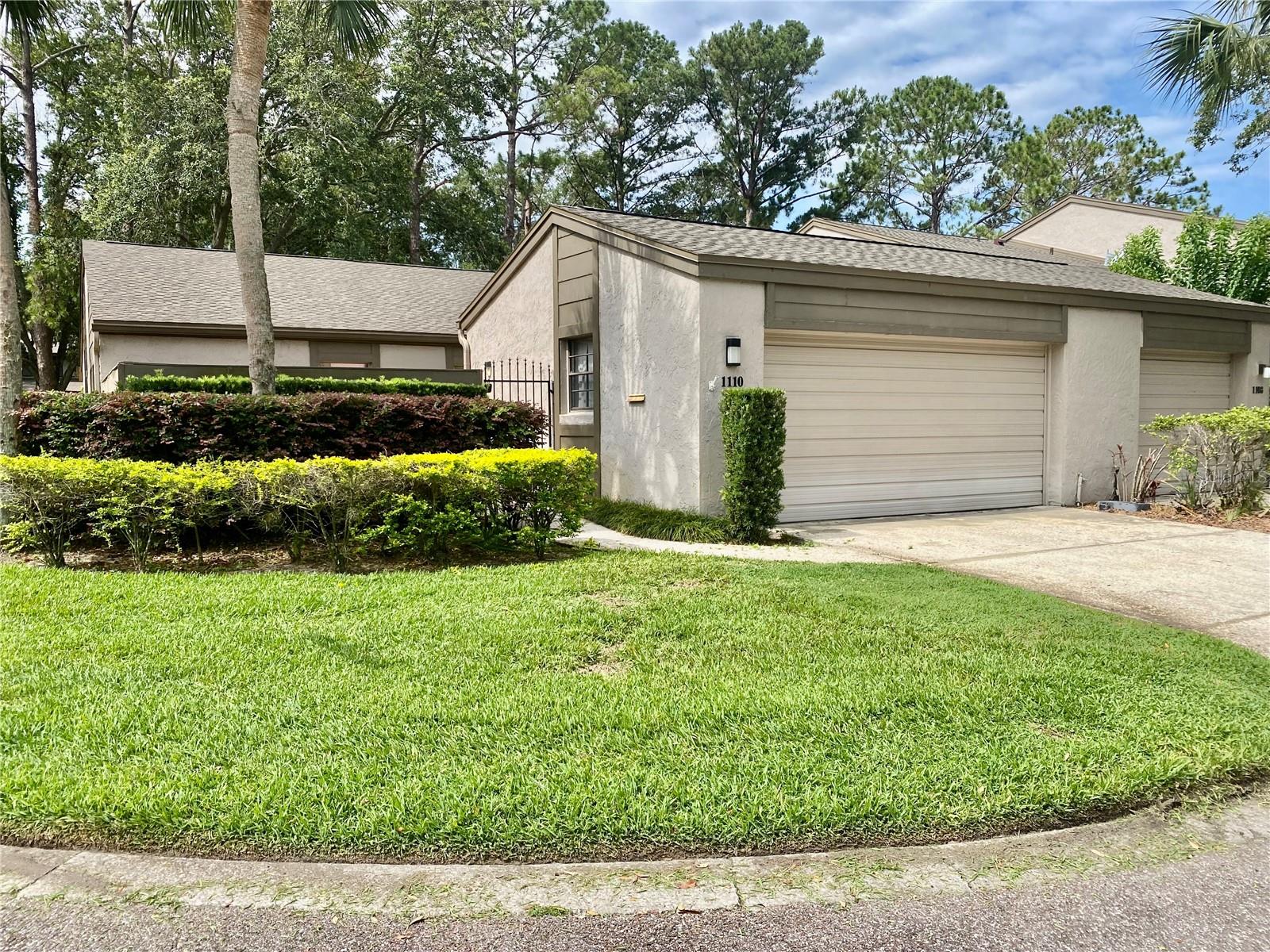 Located in the quiet community of Lake of the Woods, convenient to shopping and major highways. The "Birch" is a one story corner unit featuring three Bedrooms, two Baths, eat-in-kitchen, Screened porch, large courtyard and two car garage. Amenities include a lakefront pool, fishing pier, basketball and tennis courts, playground and picnic area, fitness center, sauna and clubhouse.