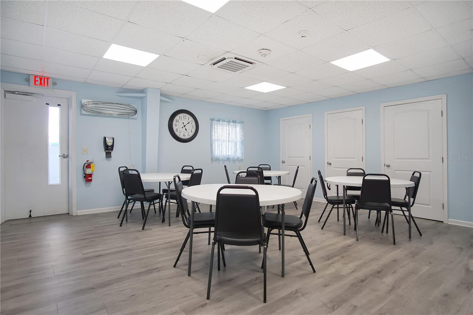 WEST VIEW RIDGE RESORTS INC - Residential Lease