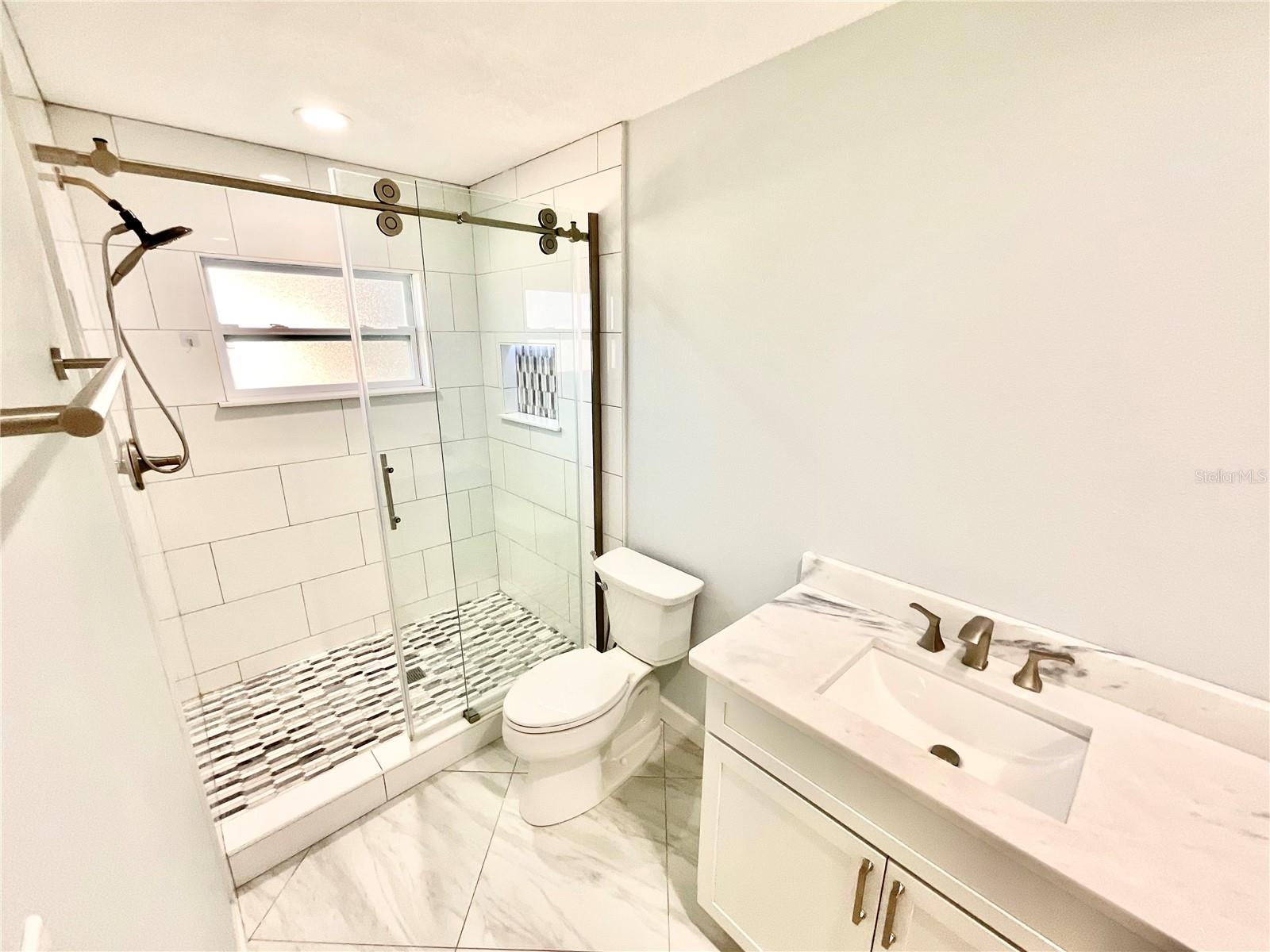 SUTHERLAND TOWN OF - Residential Lease