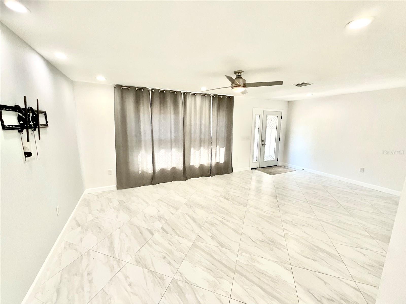 SUTHERLAND TOWN OF - Residential Lease