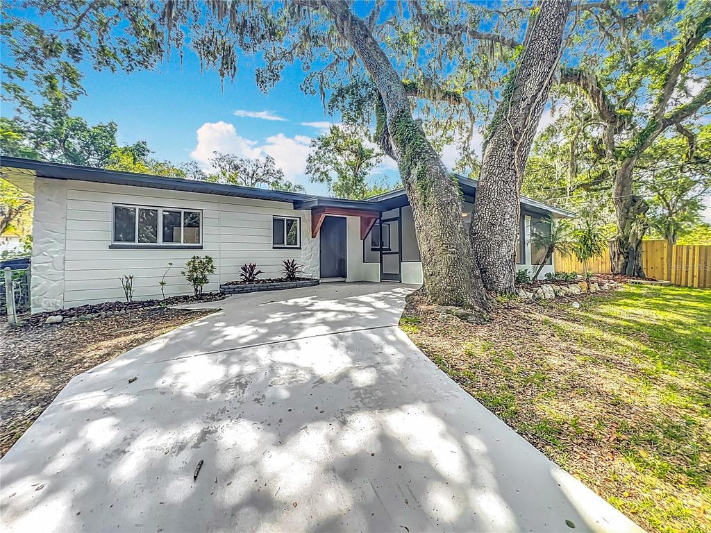 Photo of 6901 N 19th Street, Tampa, FL 33610 (MLS # TB8380846)