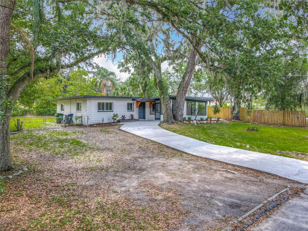 Photo of 6901 N 19th Street, Tampa, FL 33610 (MLS # TB8380846)