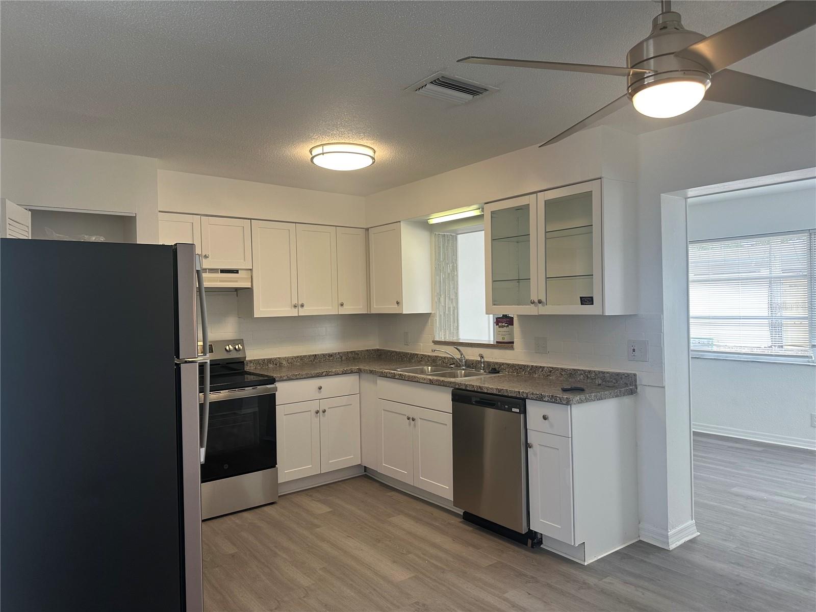 SUNSET RIDGE - Residential Lease