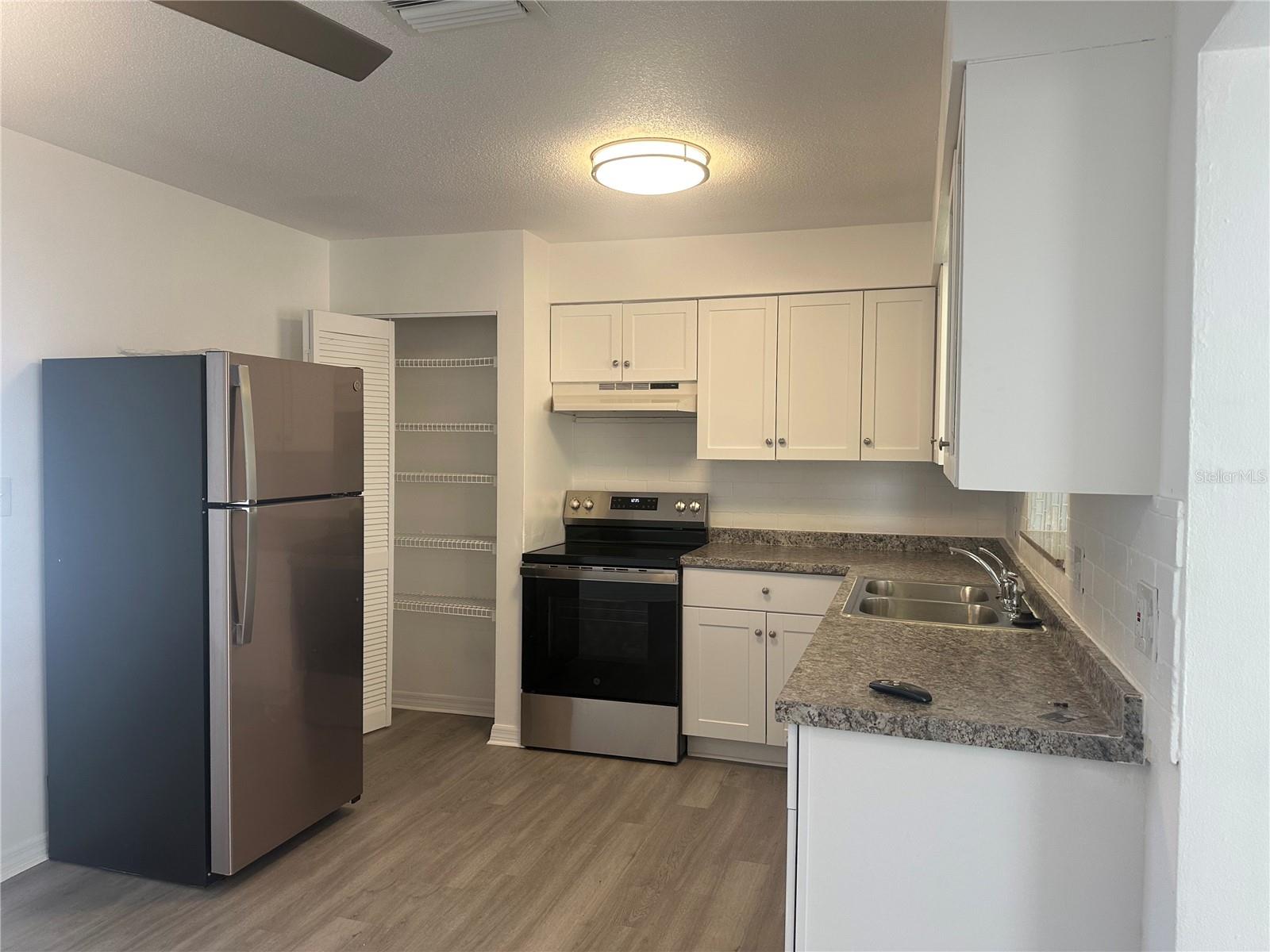 SUNSET RIDGE - Residential Lease