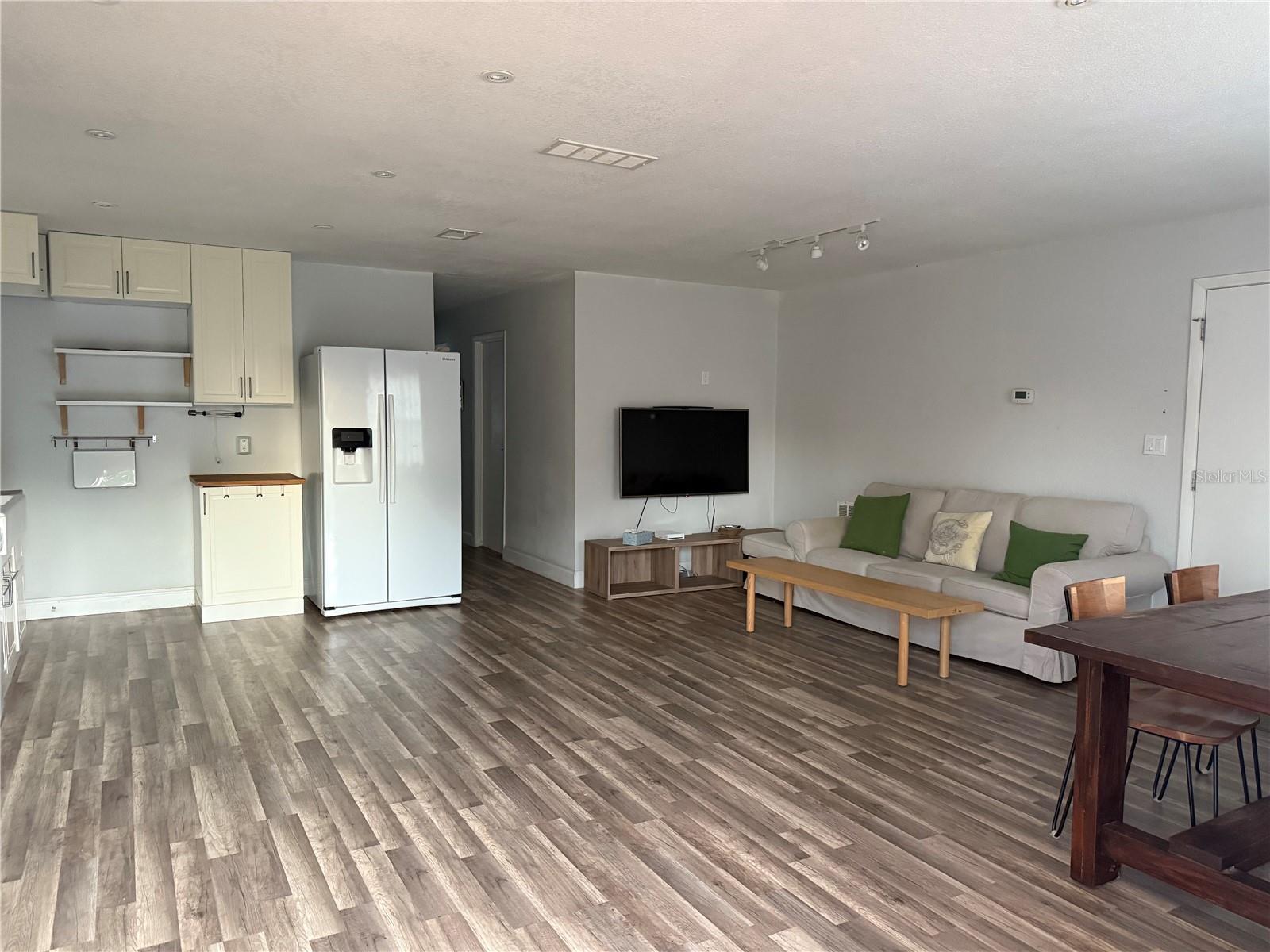 1009 JAMAJO BOULEVARD