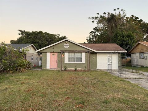 Photo of 1009 Jamajo Boulevard, Orlando, FL 32803 (MLS # O6363670)