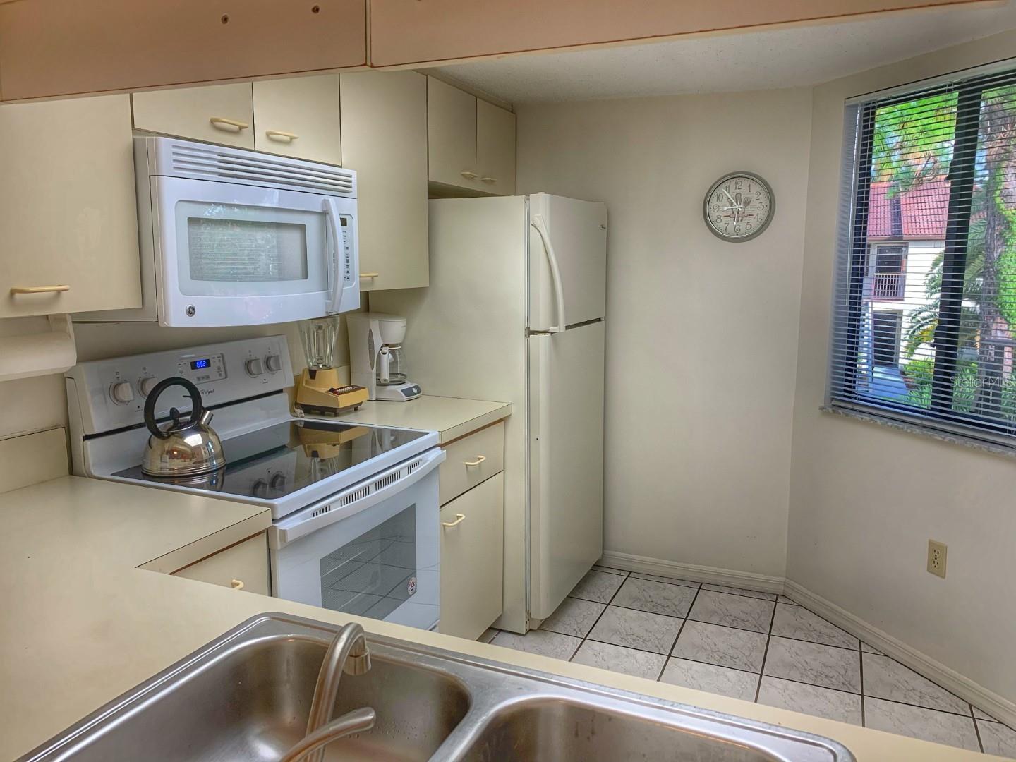 SHOREWALK - Residential