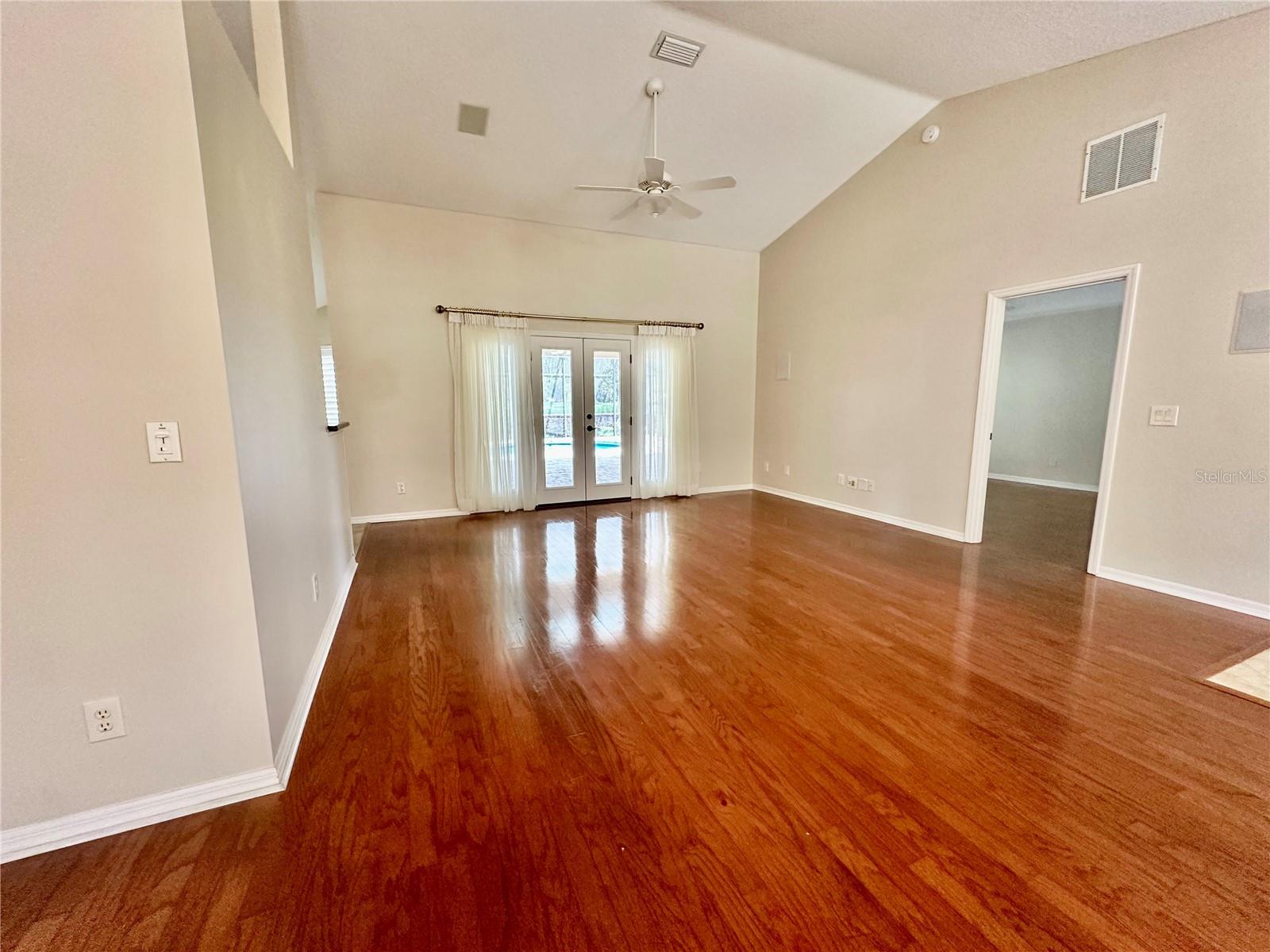 HARBOR HILLS UNIT 01 - Residential