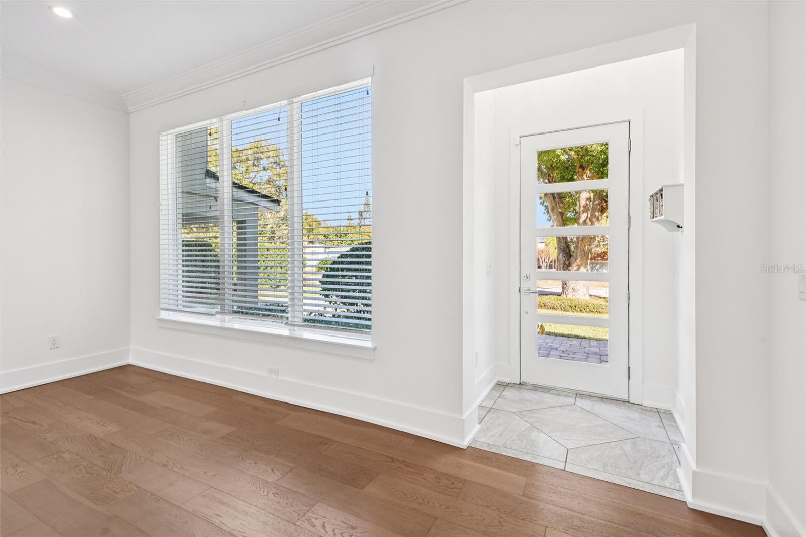 2924 HUNTINGTON STREET