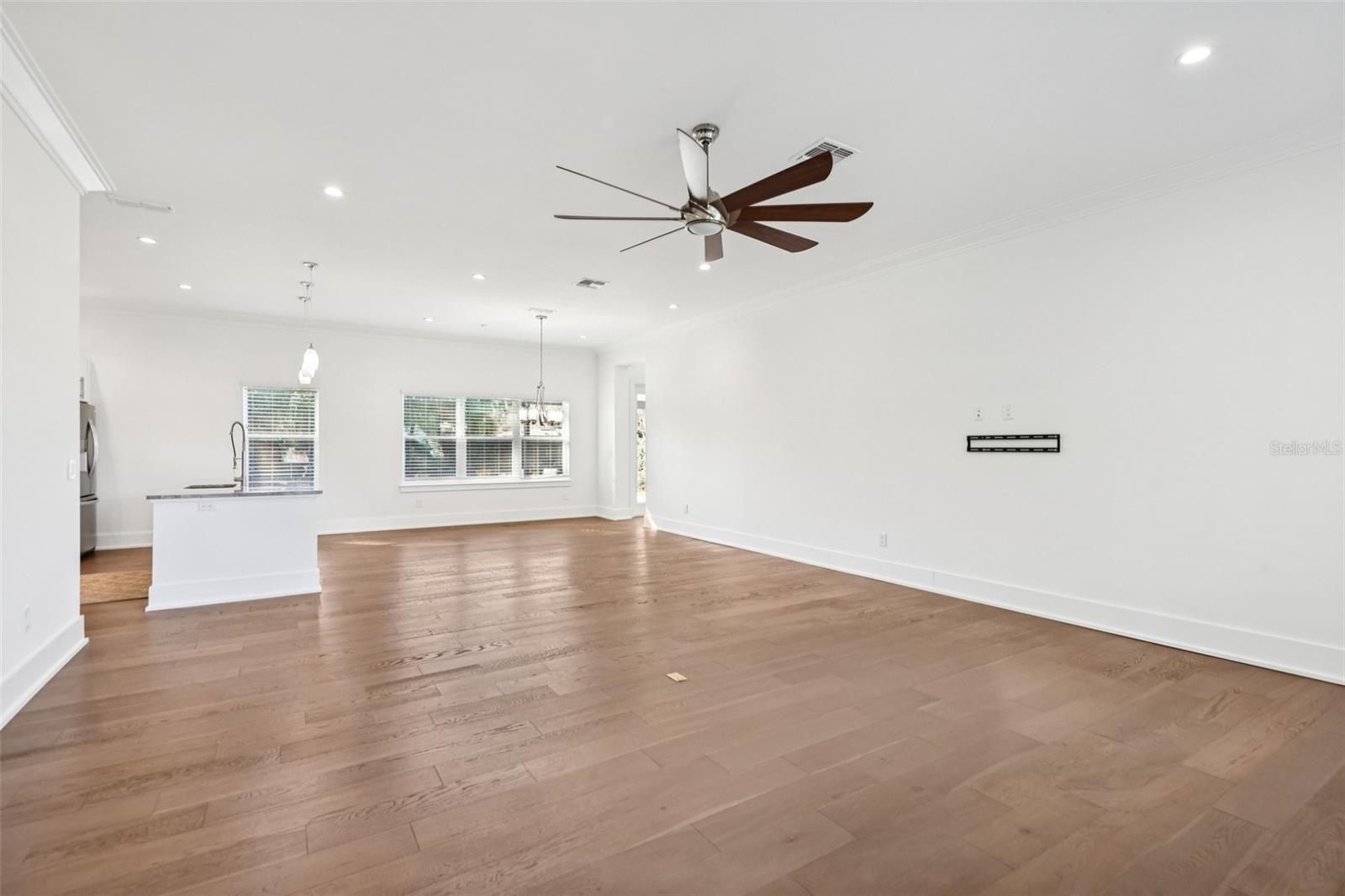 2924 HUNTINGTON STREET