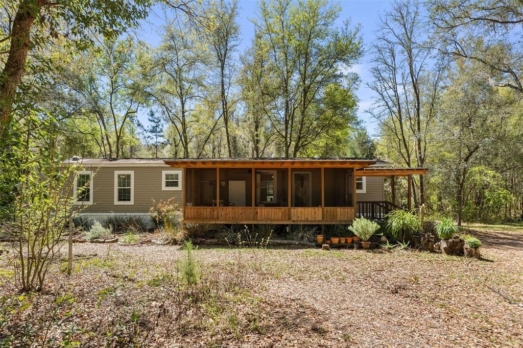 Photo of 14977 SE County Road 2082, Hawthorne, FL 32640 (MLS # GC538549)