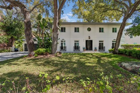 Photo of 5210 S Crescent Drive, Tampa, FL 33611 (MLS # TB8482927)