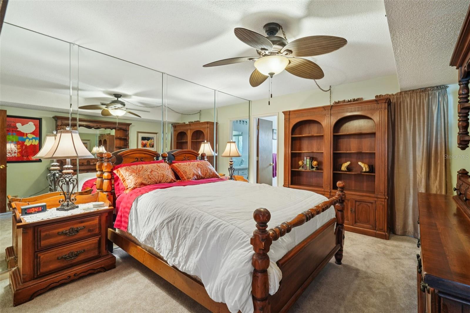 SHORE CREST BLDG - Residential