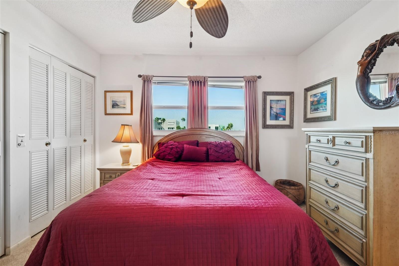 SHORE CREST BLDG - Residential