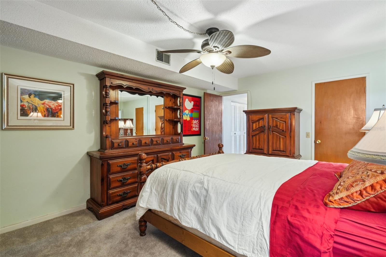 SHORE CREST BLDG - Residential