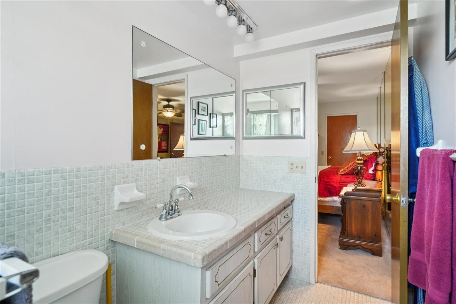 SHORE CREST BLDG - Residential