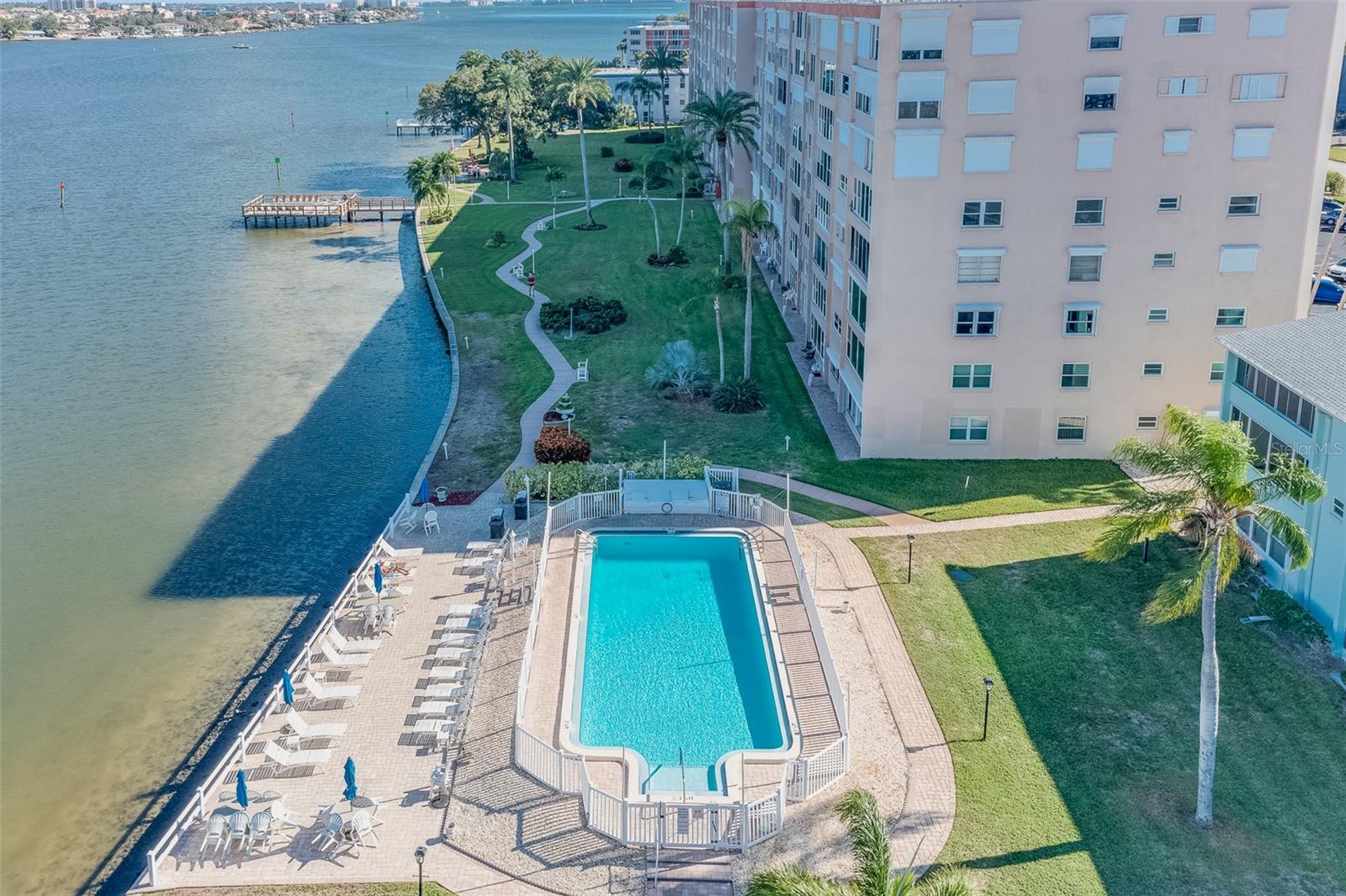 SHORE CREST BLDG - Residential