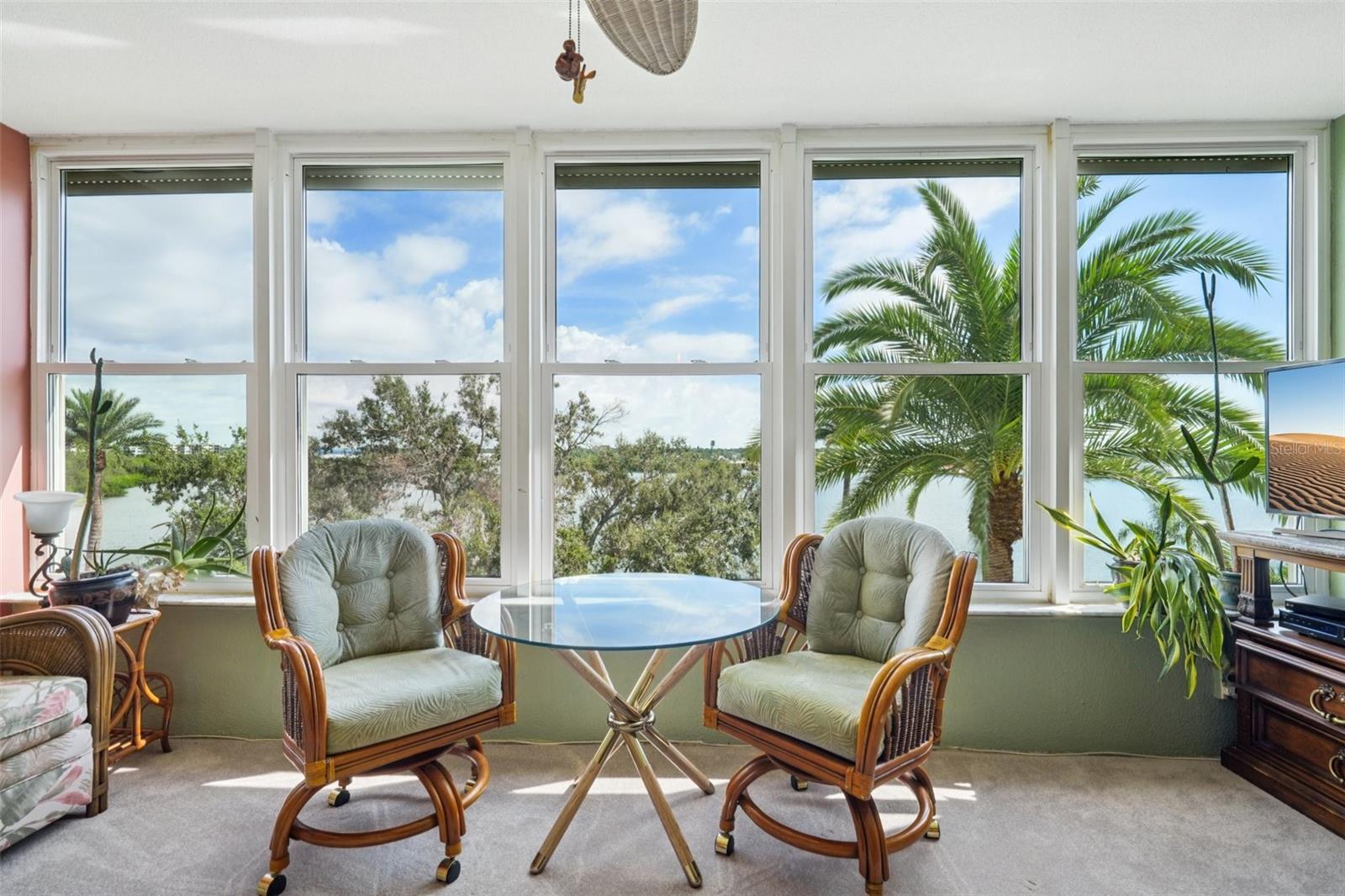 SHORE CREST BLDG - Residential