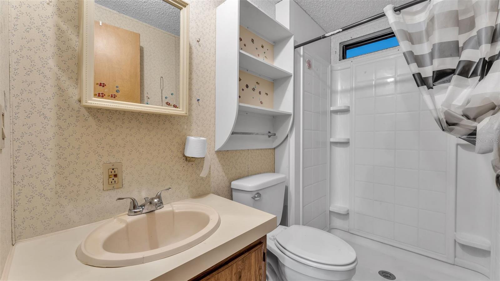 COUNTRY KNOLL - Residential